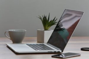 computer on desk, family search blog: a reliable resource for you, www.savvygenealogy.com